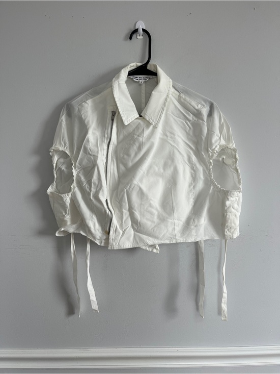 Comme des Garcons Tops - Comme des Garcons White Distressed Crop Jacket with Cutout Sleeves
